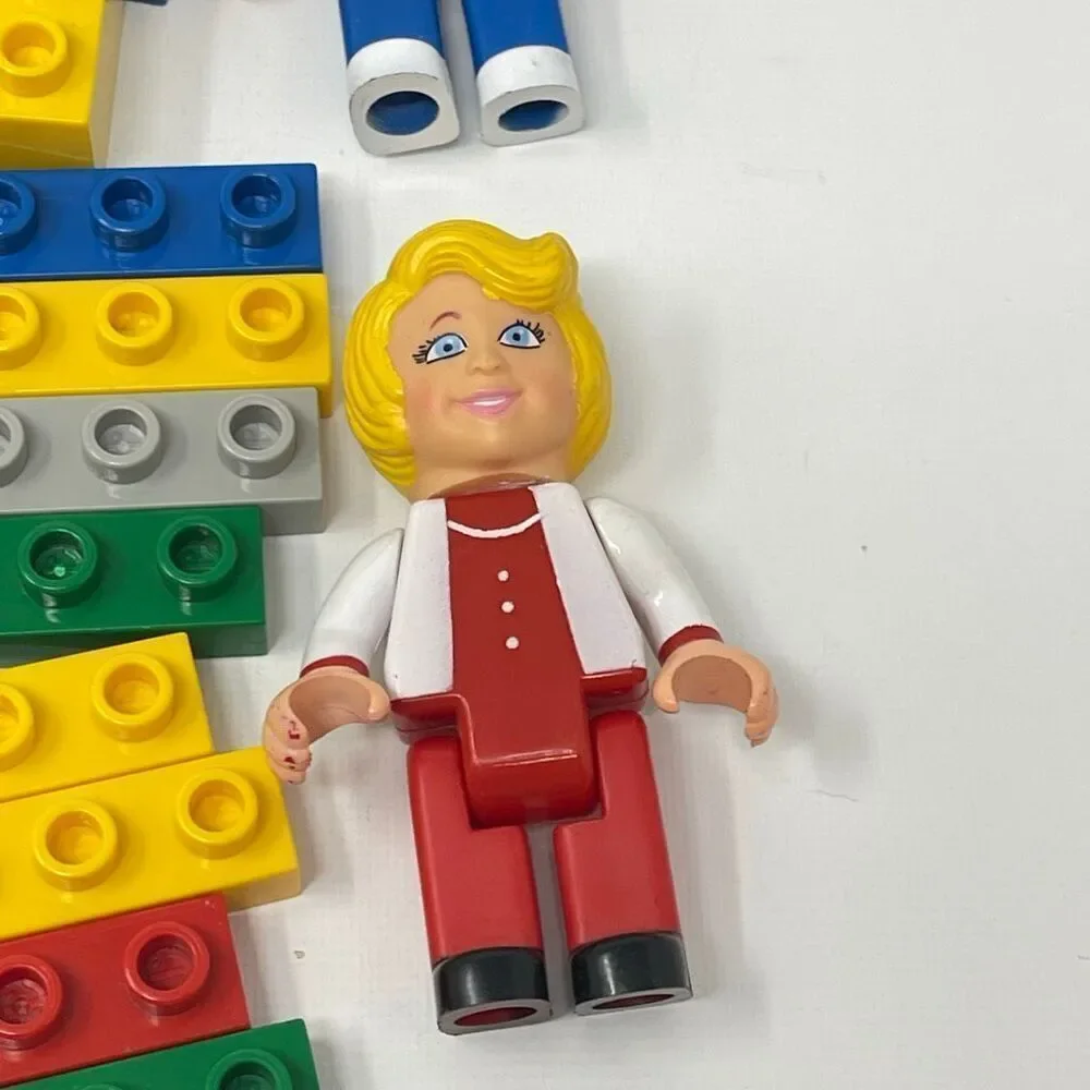 Vintage Tandem 1987 Family Figures Building Bricks Blocks Set 43 Pieces